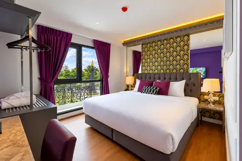 Classic Room with city view